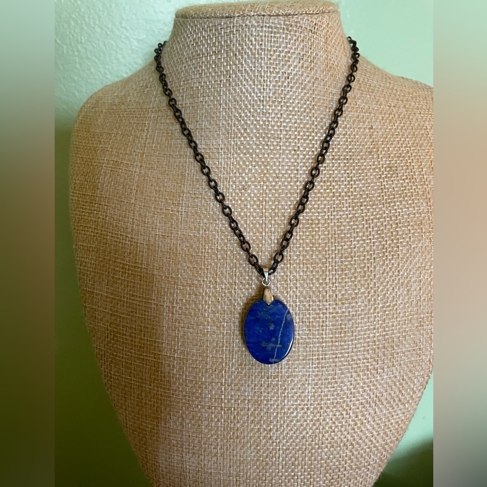 Elegant Blue Stone Pendant Necklace
